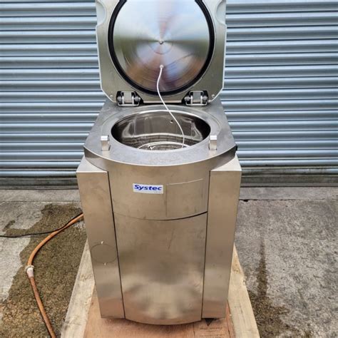 vertical floor standing autoclaves